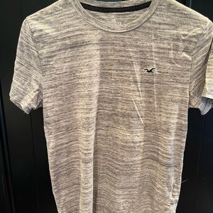 Hollister t